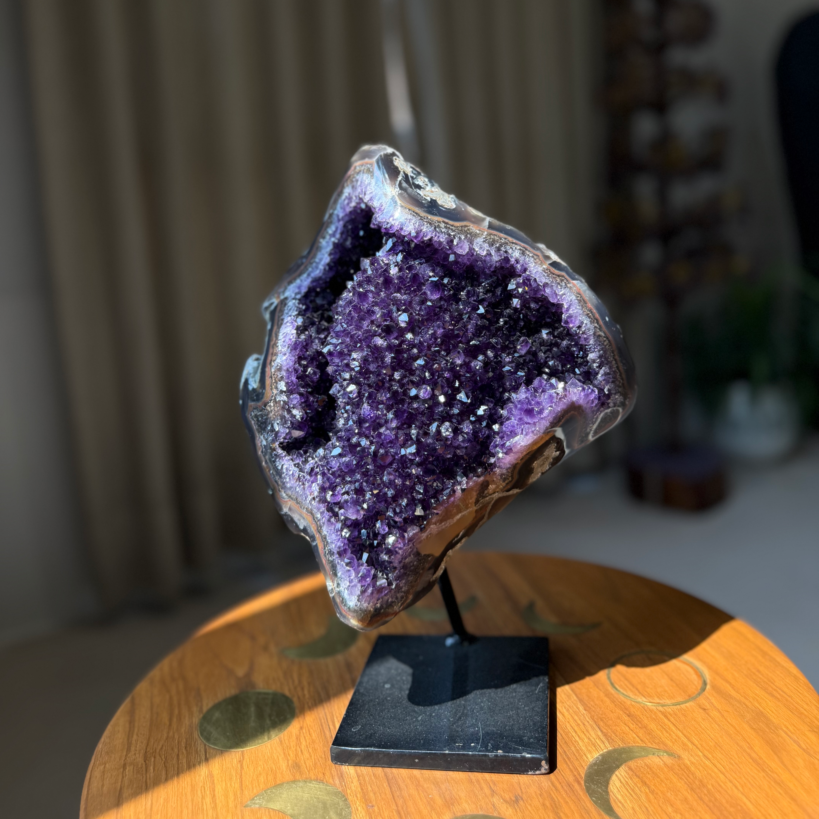 Rā Amethyst Table Top with Stand